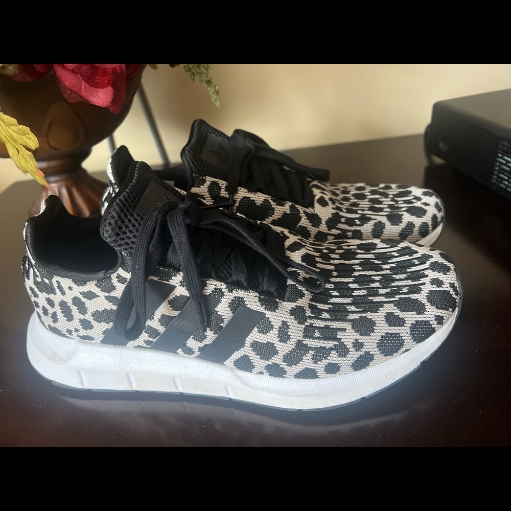 Worn only a few times super comfortable and stylish